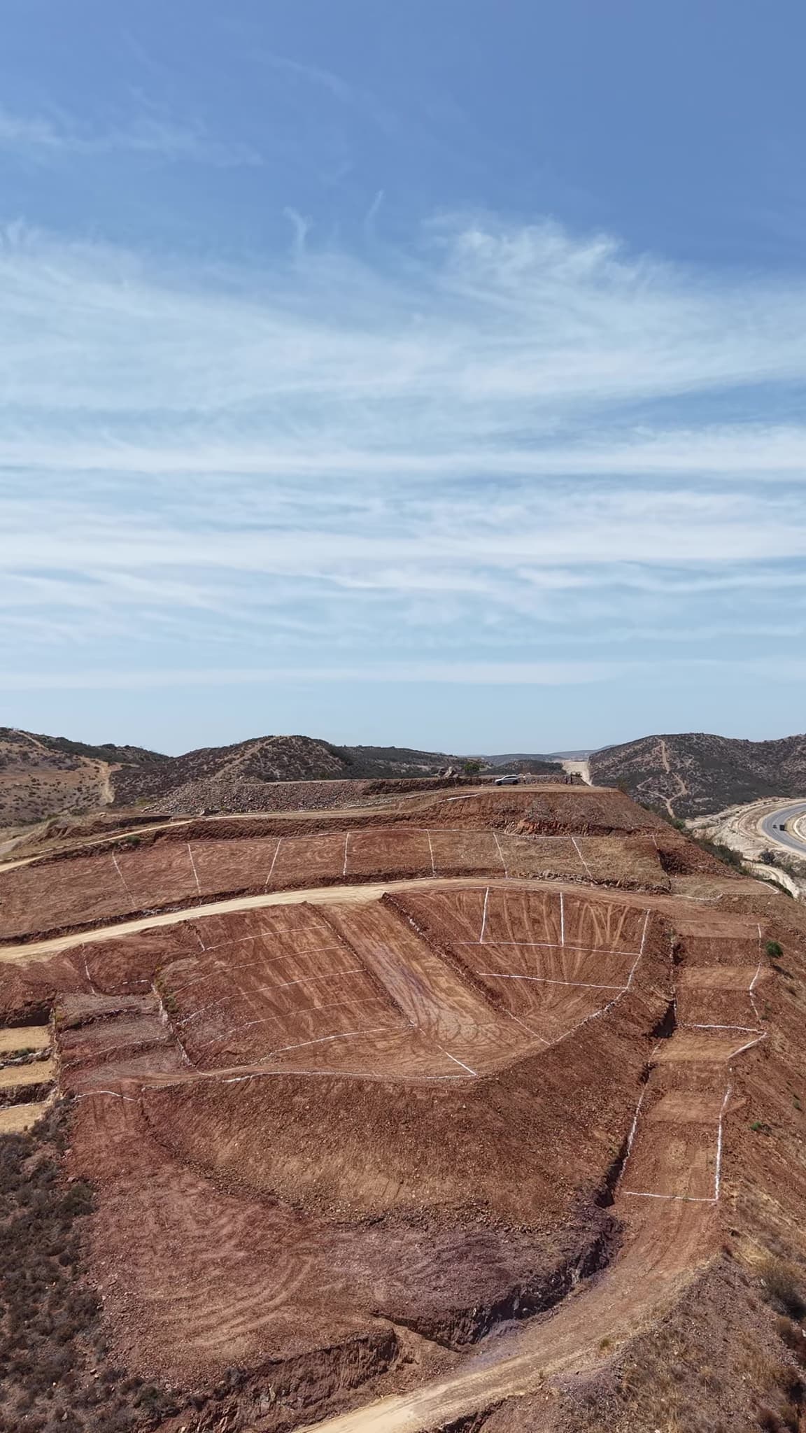 Vista aérea de Privada La Herradura con lotes delimitados, El Sauzal, Ensenada